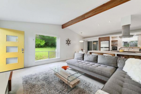 Walk to SoCo Stylish Mid Century Gem by Lodgewell